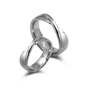 MÖBIUS band ring in stainless steel by Taormina Jewelry