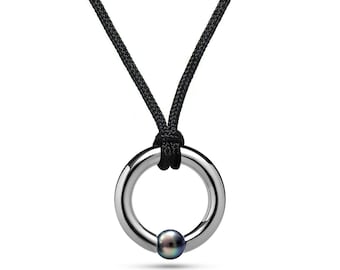 LUNA round tubular pendant with tension set black pearl in stainless steel