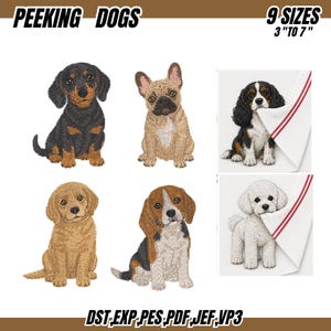 Op de afbeelding: Een collectie van zes geborduurde hondenontwerpen met het label PEEKING DOGS, verkrijgbaar in 9 maten van 7,6 tot 17,8 cm. De set bevat een zwart-bruine teckel, een reekleurige Franse bulldog, een driekleurige spaniel, een golden retriever, een beagle en een witte poedel.