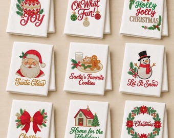 Può includere: Nove strofinacci bianchi con ricami natalizi, tra cui un ornamento rosso con la parola Joy, il testo Oh What Fun, un saluto Holly Jolly Christmas, Babbo Natale, Santa's Favorite Cookies, un pupazzo di neve, un fiocco rosso, una casa e una ghirlanda.