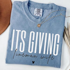 T-shirt couleurs coeur confort femme monteur de lignes monteur de lignes électricien cadeau t-shirt femme col bleu cadeau pour elle t-shirt doux anniversaire de mariage