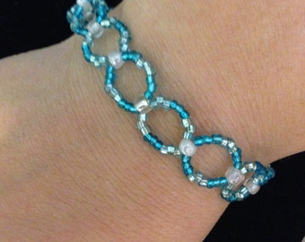 Pulseira - Tons de Turquesa Frisada