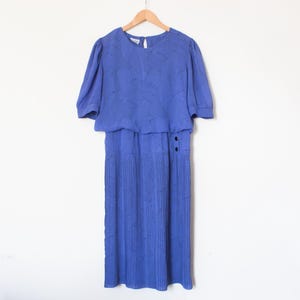 modest old fashioned dresses Modest Women's Dress 24539