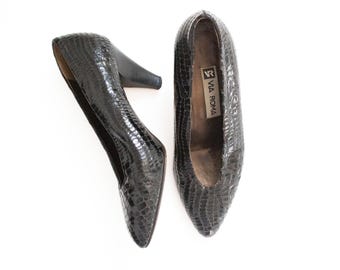 Via Roma | Vintage 80's/90's Leather Closed, Pointed Toe Pump Heels | Size 5.5