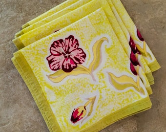 Linen Napkins Floral Tulip Cheery Gold Red Pink Yellow Set of Four Vintage