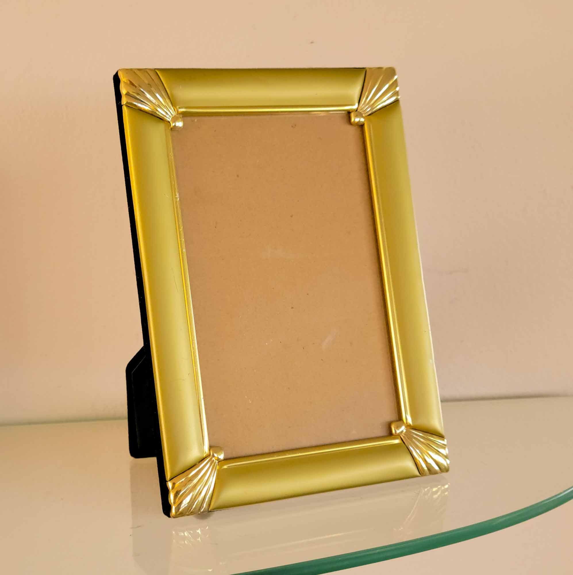 Vintage Gold Metal Picture Frame: Contemporary Fan Corners (7x5