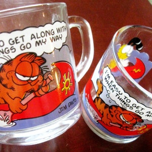 Vintage Mugs Garfield Odie Cartoon Character McDonalds Coffee Cup Anchor Hocking 1970s Set of Two Red Gold image 3