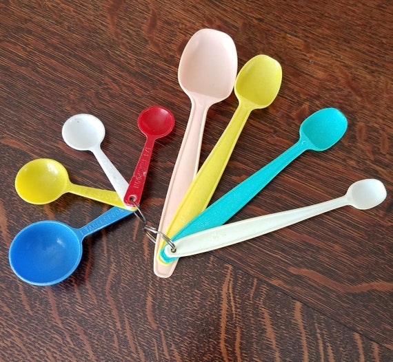Vintage Set Of Plastic Colorful Measuring Spoons