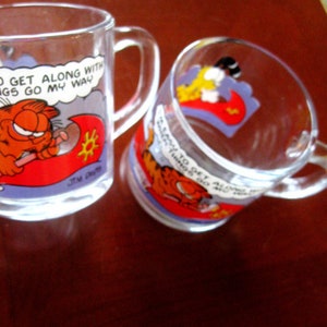 Vintage Mugs Garfield Odie Cartoon Character McDonalds Coffee Cup Anchor Hocking 1970s Set of Two Red Gold image 5