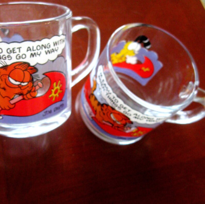 Vintage Mugs Garfield Odie Cartoon Character McDonalds Coffee Cup Anchor Hocking 1970s Set of Two Red Gold image 5