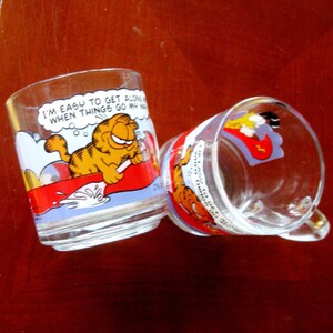 Vintage Mugs Garfield Odie Cartoon Character McDonalds Coffee Cup Anchor Hocking 1970s Set of Two Red Gold image 1