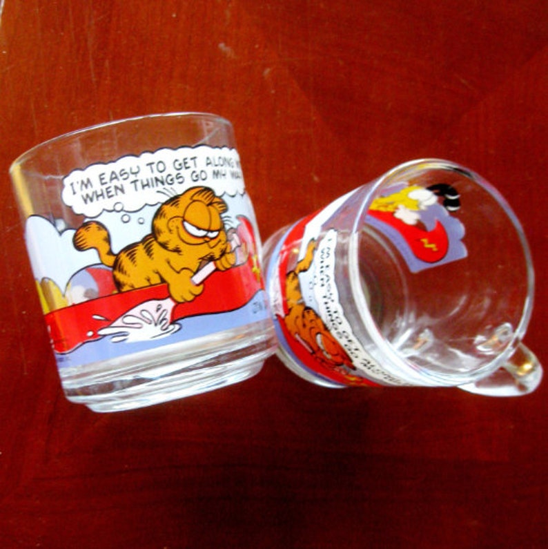 Vintage Mugs Garfield Odie Cartoon Character McDonalds Coffee Cup Anchor Hocking 1970s Set of Two Red Gold image 1