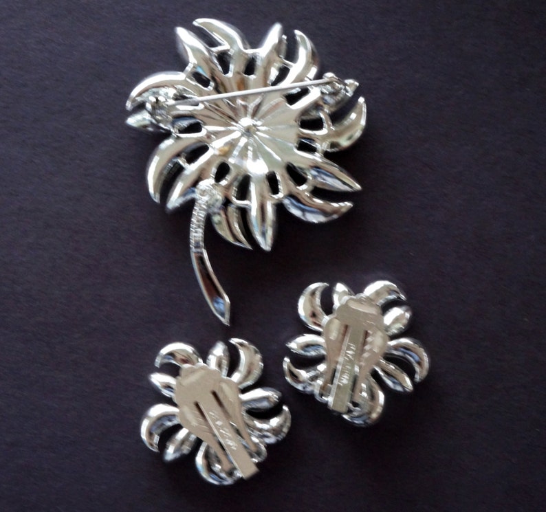 Vintage Rhinestone Brooch Earrings Set Sarah Coventry Mountain Flower Aurora Borealis Peridot Green 1968