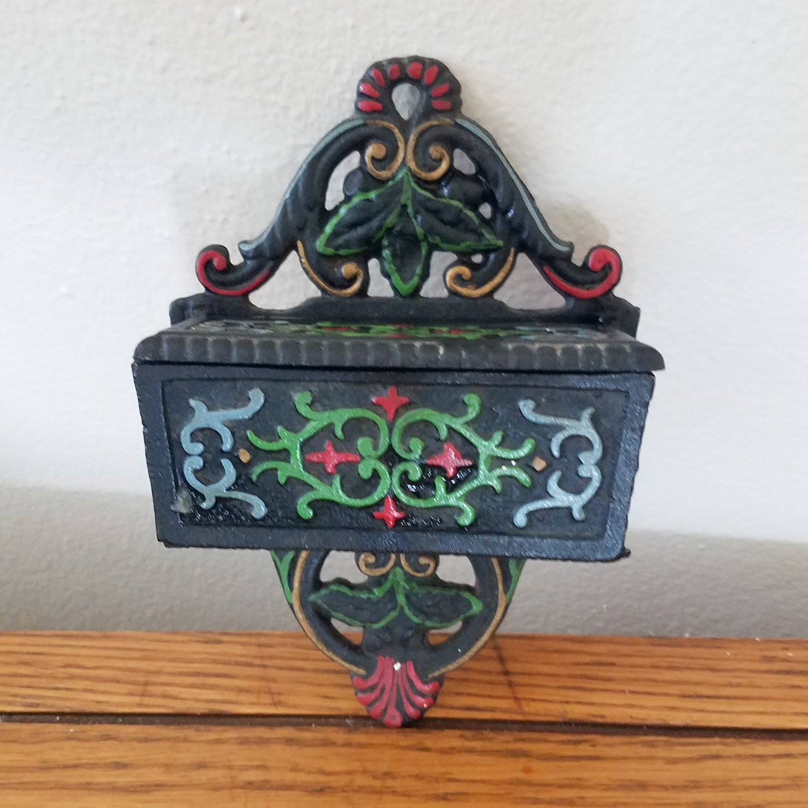 Vintage Wilton Cast Iron Match Holder Painted Green Vines Etsy