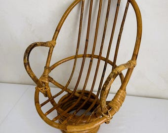 Vintage gebogen Bambus Puppenstuhl Eiform 16 "x 10" x 8"