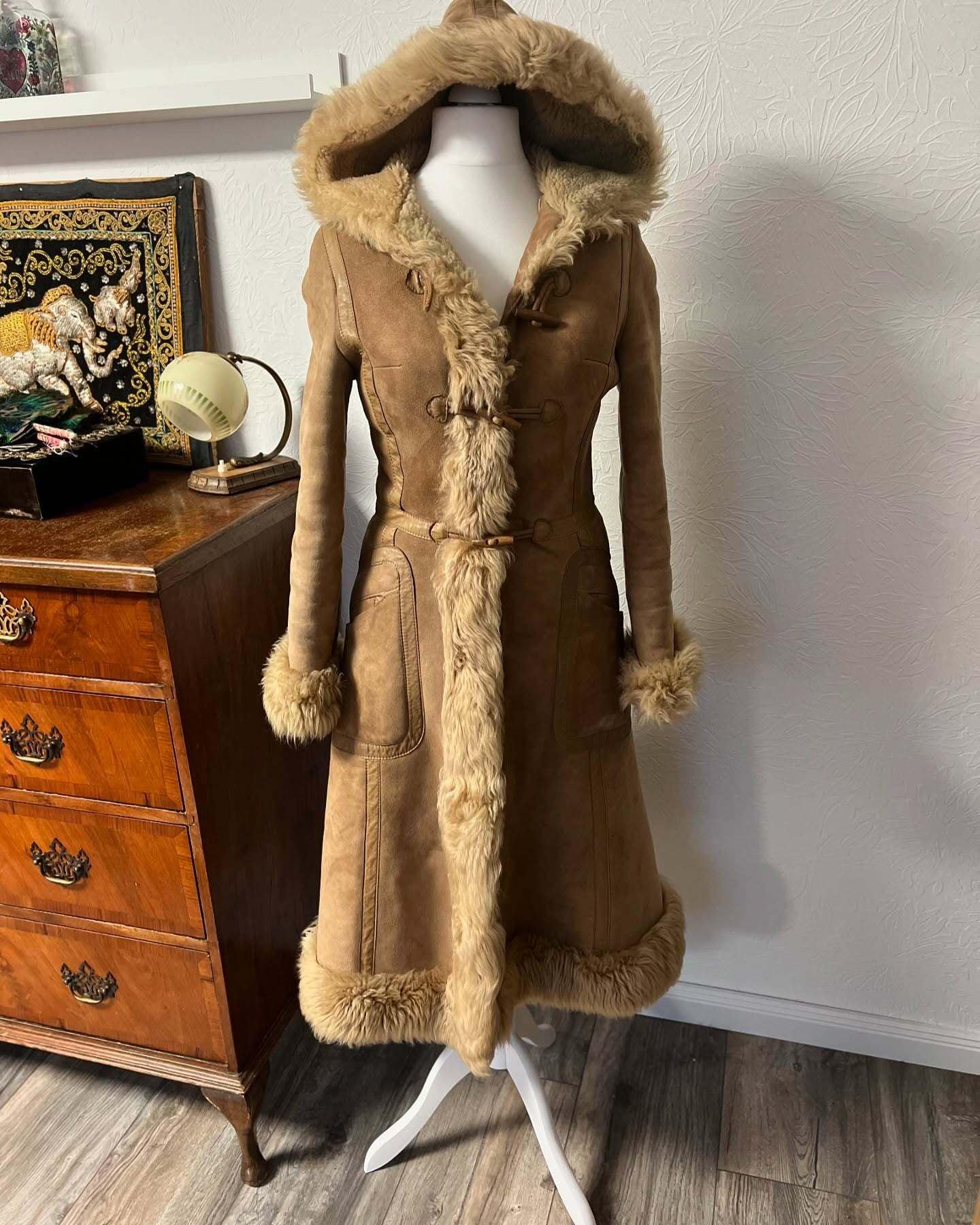 【vintage】suede long coat Vtg 70s Penny Lane sheepskin leather suede princess hippie