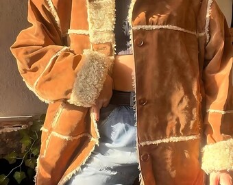 Women’s Vintage Brown Suede Leather Jacket – Luxurious Sheepskin Shearling Coat Inspired by Penny Lane | Classic Boho Hippie Style