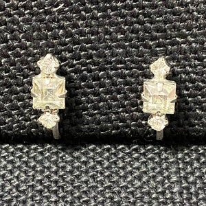 Vintage Dainty 3 Stone Rhinestone  Screw Back Clip Earrings Set in Siver Tone Metal