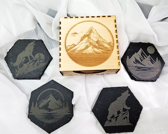 Posavasos de pizarra con paisaje de montaña y caja de madera - Artículos para beber artesanales inspirados en la naturaleza