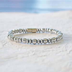 Bracciale magnetico metallico in ematite argentata con chiusura magnetica, gioiello in ematite per donna