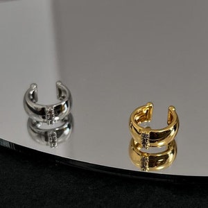 18K Gold Triple Stone Wide Ear Cuff, Non-Pierced Earrings, Delicate Ear Cuff, Minimal Ear Cuff, Gemstones Cuff Earrings, Cartilage Earrings