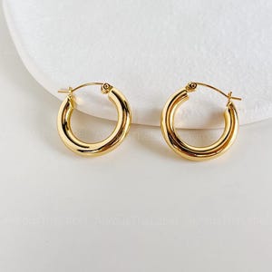 Chunky Basic Hoop Earrings, Classic Thick Gold Hoops, Minimalist Hoop Earrings, Bold Gold Hoop Earrings, Large Huggie Hoops, Silver Hoops