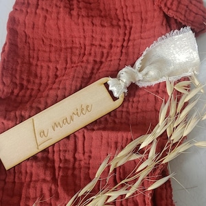 Marque place bois personnalisé – prénom en bois – déco de table mariage, baptême & anniversaire avec ruban satin blanc