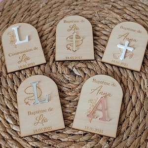 Calamita personalizzata per battesimo o comunione – Originale regalo per gli ospiti con nome, iniziale o croce – Souvenir religioso