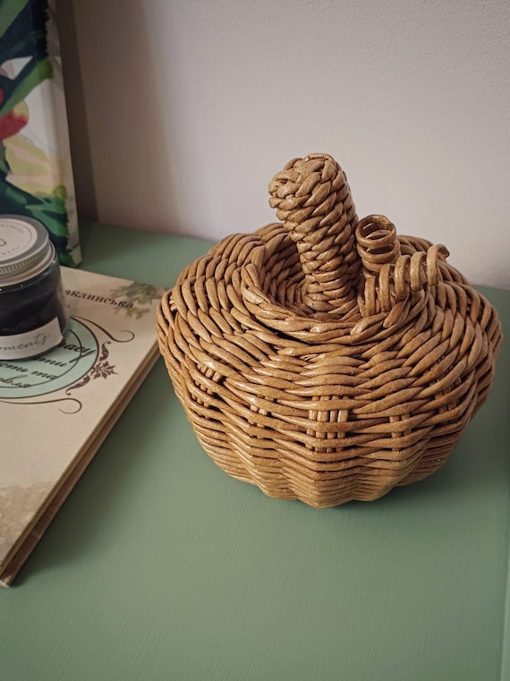Wicker pumpkin basket with lid Fall pumpkin decor Wicker storage basket Autumn pumpkin Wicker decoration Basket for Halloween Fall Decor