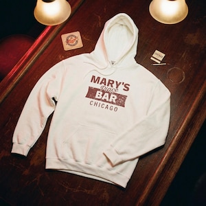 Sudadera con capucha Mary's Place Chicago / Sudadera vintage de bar de mala muerte / Suéter con gráfico desgastado / Regalo unisex de ropa urbana