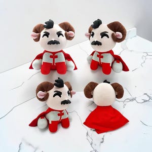 25 CM Sammel-Man x Rammie Plüschtier, Anime gefüllte Puppe, nettes weiches Plushie, Superheld-Karikaturspielzeug, Geburtstags-Weihnachtsgeschenk für Kinder