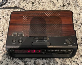 Vintage GE Digital AM/FM Radio Model 7-4613B