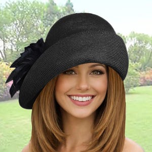 Schwarzer Cloche Flapper: 20er Jahre Stil Parasisal Stroh mit Federn, "Gabby"