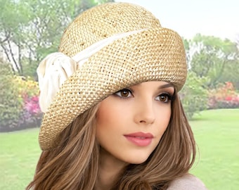 Ann – Chapéu Cloche Feminino de Palha com Detalhe em Seda Dupioni Marfim | Chapelaria Inspirada em Downton Abbey