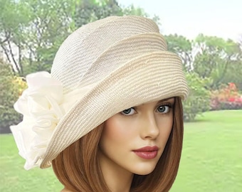 Kentucky derby cloche-hoed: handgemaakte parasisal stroklepstijl, 'Darcy'