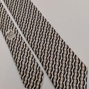 Hermes Paris 5374 OA Pure Silk Designer Necktie Geometric Pattern Gray Men Tie France
