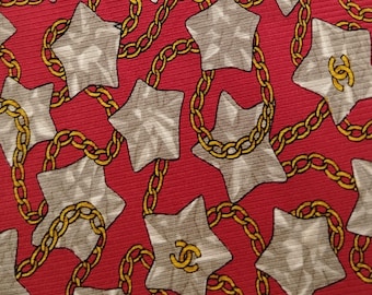 Corbata vintage Chanel París con medallón y cadena de seda pura con estampado de estrellas para hombre, corbata roja italiana