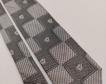 Gravata de seda vintage Gianni Versace: zigue-zague Medusa, gravata cinza de luxo
