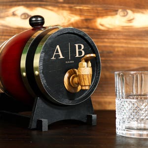 Gepersonaliseerde gegraveerd whiskyvat, mini houten whiskyvat, huwelijkscadeau, bruidsjonkerscadeau, verjaardagscadeau, aangepast biervat, cadeau voor hem