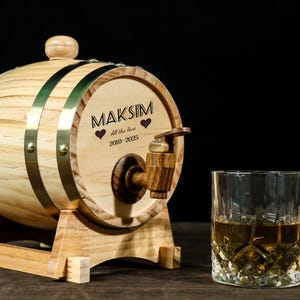 Cadeauset bruidsjonkers met leren accessoires| Bruiloft Whiskey Aging Barrel Set His & Hers|  Cadeau voor whiskyliefhebbers | Gegraveerd geheugenvat