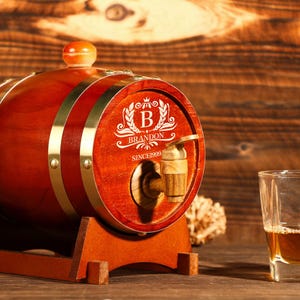 Gepersonaliseerde gegraveerd whiskyvat, mini houten whiskyvat, huwelijkscadeau, bruidsjonkerscadeau, verjaardagscadeau, aangepast biervat, cadeau voor hem