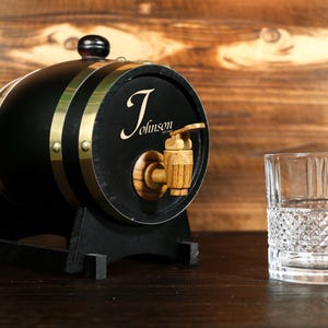 Gegraveerd eiken whiskyvat, whiskyvat voor vader, bourbonvat aanpassen, thuisbar heren, cadeaus bruidsjonkers, cadeaus getuige, cadeaus voor opa vader