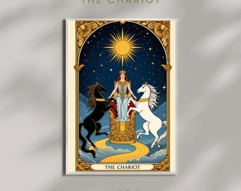 Op de afbeelding: De tarotkaart De Wagen toont een vrouw met een kroon en een blauwe jurk, zittend op een wagen die wordt getrokken door een zwart en wit paard. De achtergrond is een sterrenhemel met een grote zon.