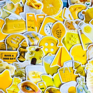 50 Stück gelbe ästhetische Aufkleber, gelber Aufkleber, gelbe Aufkleber, wasserdichtes Aufkleberpaket, gestanzte Aufkleber, VSCO gelbe Aufkleber