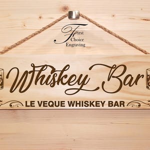Enseigne de bar à whisky | Enseigne en bois personnalisée Whisky | Cadeau gravé | Enseigne rustique | Maison neuve | Signes de maison | Cadeau pour agent immobilier | Cadeau de mariage