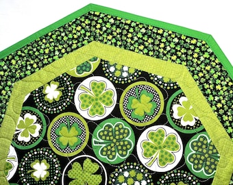 St. Patrick's Octagon Table Topper/Shamrocks/Clover/Reversible/Shady Spring Quilts