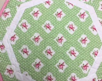 Mini Roses Mint Octagon Table Topper/Reversible/Shady Spring Quilts