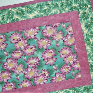 Water Lily Table Runner: Mauve, Mint & Metallic Gold (17.5&quot; x 47&quot;)
