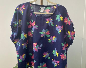 Size 18 Ladies loose boxy top / woman’s dolman style top / navy colourful vintage floral fabric/ light cotton