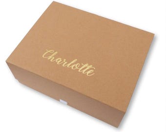 Caja grande de Nochebuena con nombre personalizado en papel dorado y marrón kraft, magnética, con pestaña de cinta